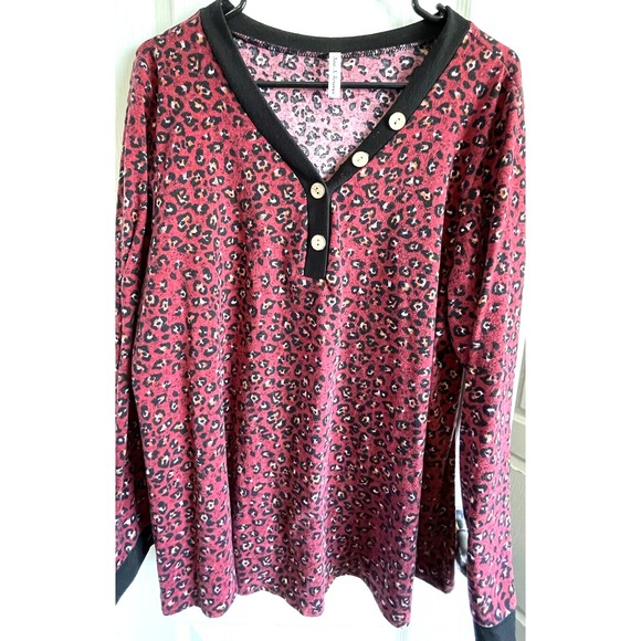 Now N Forever Tops - Now N Forever Womans Mauve Leopard Print with Black Outline Long Sleeve Size 2x